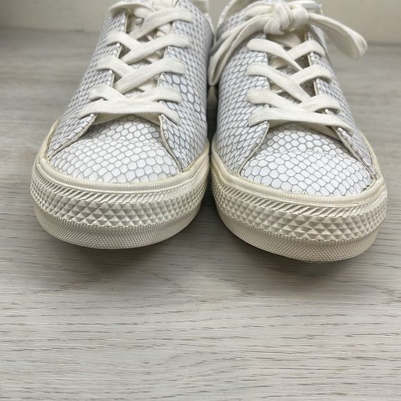 Converse All-Star Leather Low Tops Women’s Size 9 Shoes - Picture 3 of 9